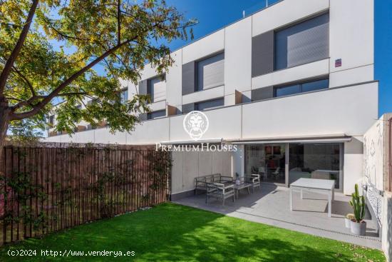 Casa adosada con piscina comunitaria a la venta en Vinyet - BARCELONA