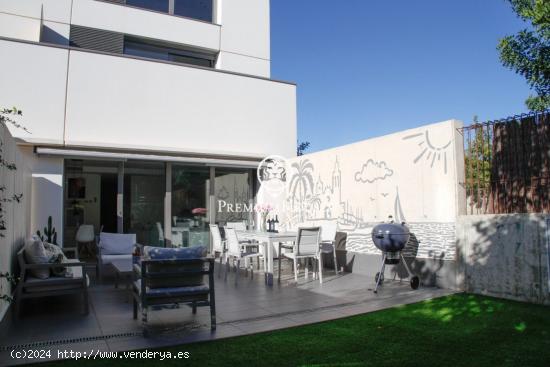 Casa adosada con piscina comunitaria a la venta en Vinyet - BARCELONA