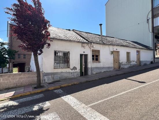 CASA DE PLANTA BAJA EN EL CENTRO DE FABERO PARA REFORMAR - LEON