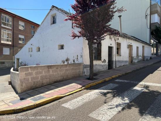 CASA DE PLANTA BAJA EN EL CENTRO DE FABERO PARA REFORMAR - LEON