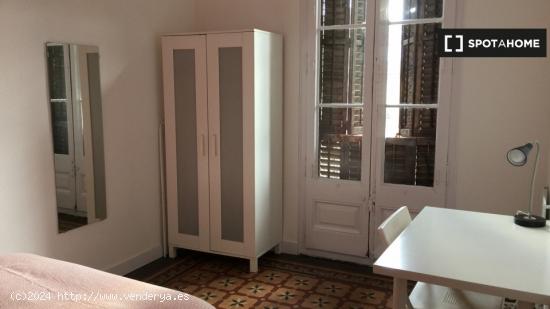 Habitación equipada con calefacción en un apartamento de 7 dormitorios, Eixample - BARCELONA