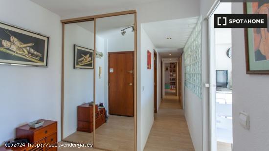 Habitaciones para alquilar en apartamento de 3 dormitorios en Valencia - VALENCIA