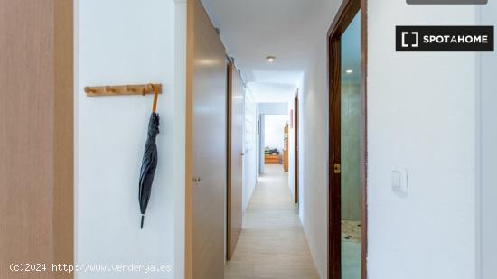 Habitaciones para alquilar en apartamento de 3 dormitorios en Valencia - VALENCIA