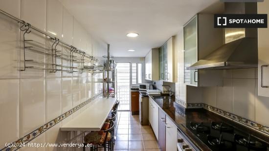 Habitación en piso compartido en valencia. - VALENCIA