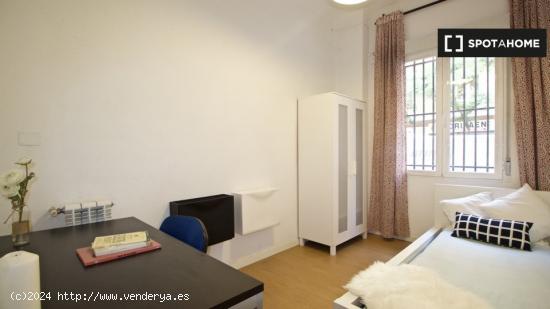 Alquiler de habitaciones en piso de 7 dormitorios en Chamberí, Madrid - MADRID