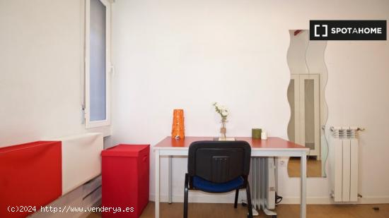 Alquiler de habitaciones en piso de 7 dormitorios en Chamberí, Madrid - MADRID