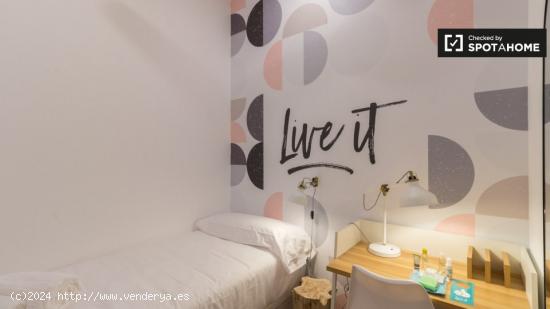 Habitación individual en coliving en el Gótico - BARCELONA