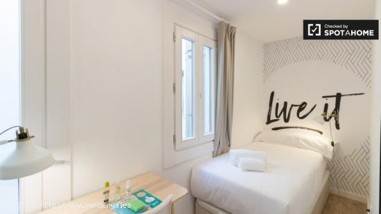 Habitación en coliving en el Barrio Gótico - BARCELONA