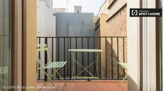 Habitación con terraza en el Barrio Gótico - BARCELONA