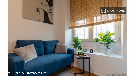 ¡Habitaciones en alquiler en un apartamento de 5 habitaciones en Madrid! - MADRID