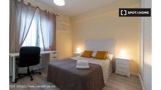 Alquiler de habitaciones en apartamento de 5 dormitorios en Chamartín, Madrid - MADRID