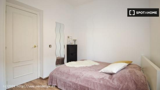 Habitaciones en alquiler en apartamento de 4 dormitorios en Madrid! - MADRID