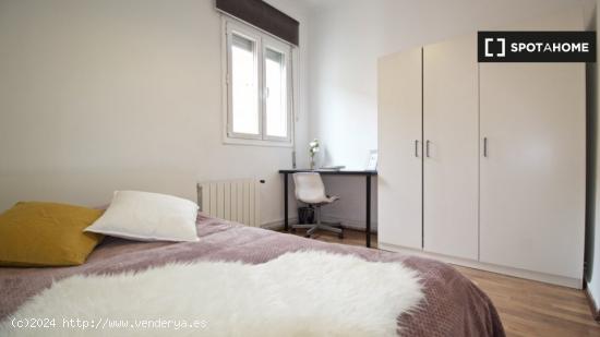 Habitaciones en alquiler en apartamento de 4 dormitorios en Madrid! - MADRID