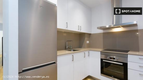 Apartamento entero de 2 dormitorios en Barcelona. - BARCELONA