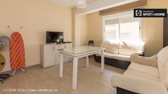 Apartamento de 4 dormitorios en Pajaritos - GRANADA