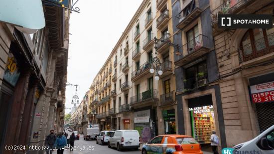 Apartamento entero de 3 habitaciones en Barcelona. - BARCELONA