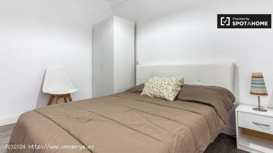 Se alquila habitación en piso de 2 dormitorios en Torrejón De Ardoz, Madrid - MADRID