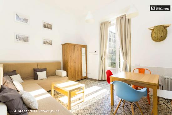  Elegante apartamento de 1 dormitorio con balcón en alquiler en la conocida zona de La Latina - MADR 