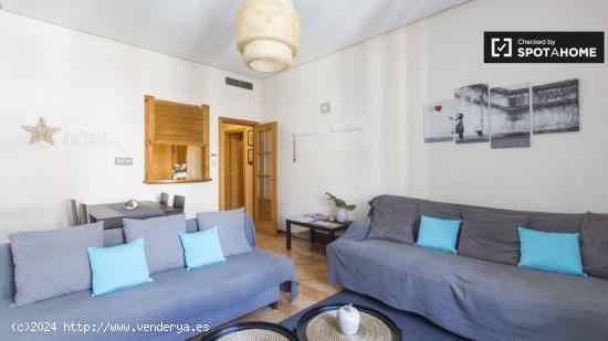 Encantador apartamento de 2 dormitorios disponible para alquilar en el centro de Madrid - MADRID