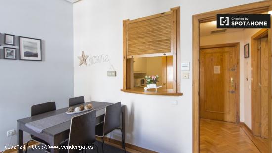 Encantador apartamento de 2 dormitorios disponible para alquilar en el centro de Madrid - MADRID