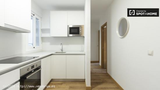 Elegante apartamento de 2 dormitorios en alquiler en Madrid Río - MADRID