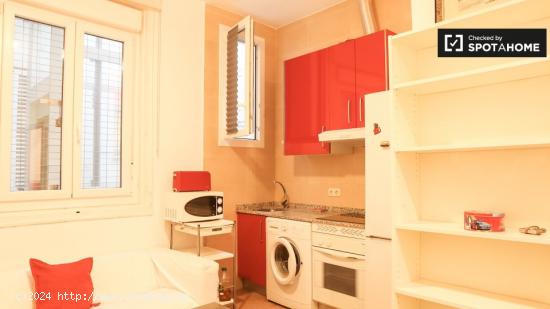 Apartamento de 2 dormitorios con aire acondicionado en alquiler en Centro - MADRID