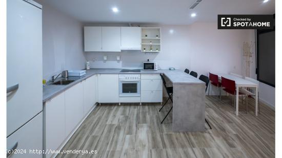 Apartamento de 2 dormitorios en alquiler en Extramurs - VALENCIA