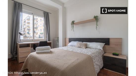 ¡Habitaciones en alquiler en un apartamento de 5 habitaciones en Madrid! - MADRID