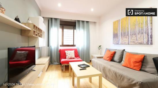 Amplio apartamento de 1 dormitorio con patio en alquiler en Retiro - MADRID