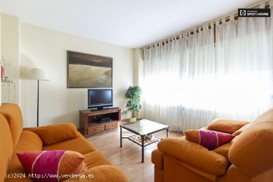  Moderno apartamento de 2 dormitorios con amplia terraza en alquiler en Ciudad Lineal - MADRID 