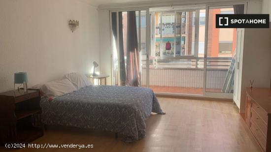 Habitación en piso compartido en valencia. - VALENCIA