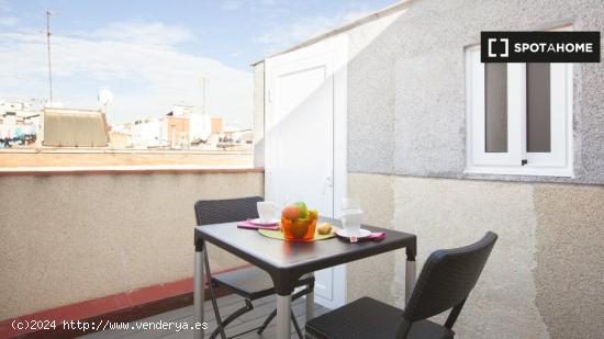 Habitación en piso compartido en L'Hospitalet de Llobregat. - BARCELONA
