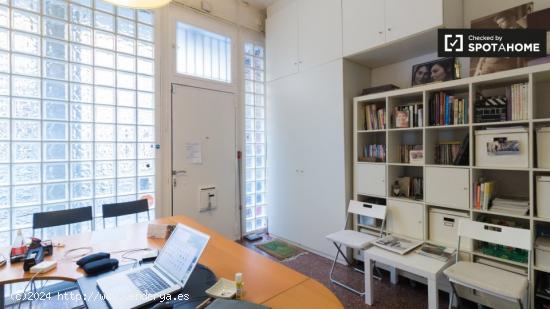 Estudio en alquiler en La Vila De Gracia - BARCELONA