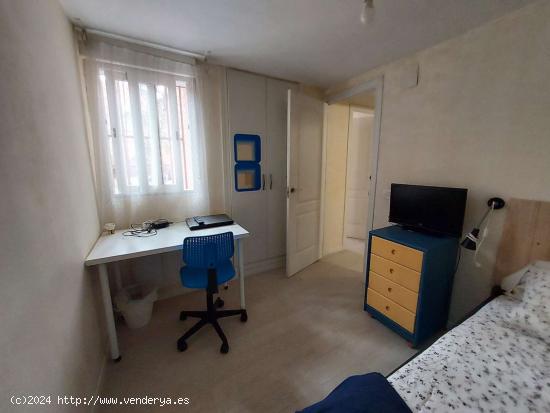  Habitación con cama individual en alquiler en apartamento de 3 dormitorios en San Blas - MADRID 