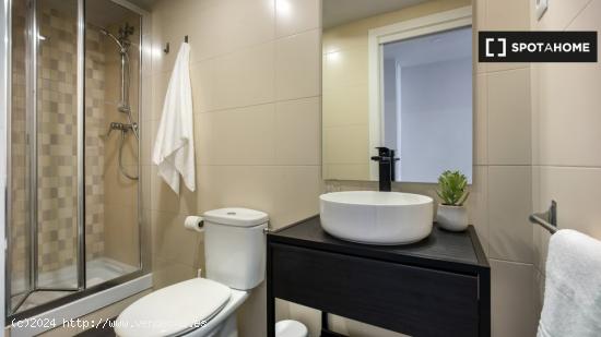 Apartamento entero de 2 dormitorios en L'Hospitalet de Llobregat. - BARCELONA