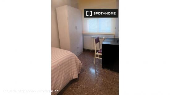 Acogedora habitación en alquiler en un apartamento de 3 dormitorios en Móstoles - MADRID