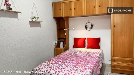 Habitación en piso compartido en Granada - GRANADA