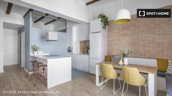 Apartamento de 2 dormitorios en alquiler en Extramurs, Valencia - VALENCIA