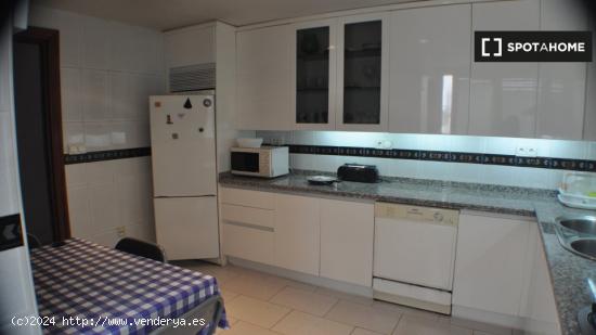 Piso de 3 habitaciones con Terraza Privada en Pajaritos - GRANADA