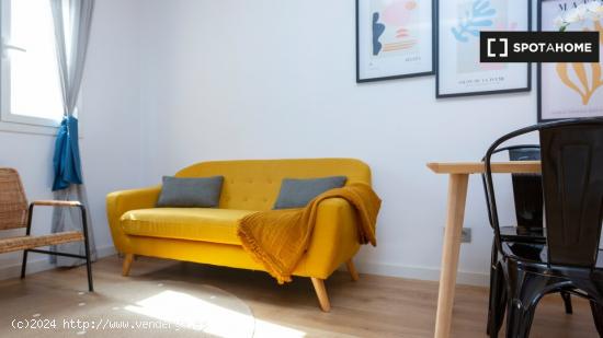 Apartamento de 2 dormitorios en alquiler en El Raval - BARCELONA