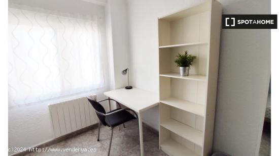 Acogedora habitación en piso compartido en La Magdalena, Zaragoza - ZARAGOZA