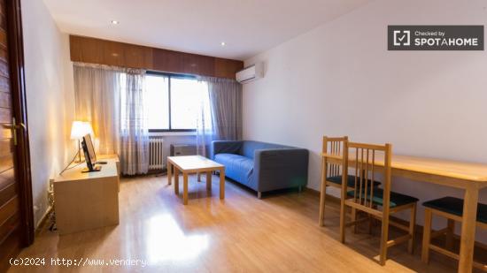 Elegante apartamento de 1 dormitorio con aire acondicionado en Salamanca - MADRID