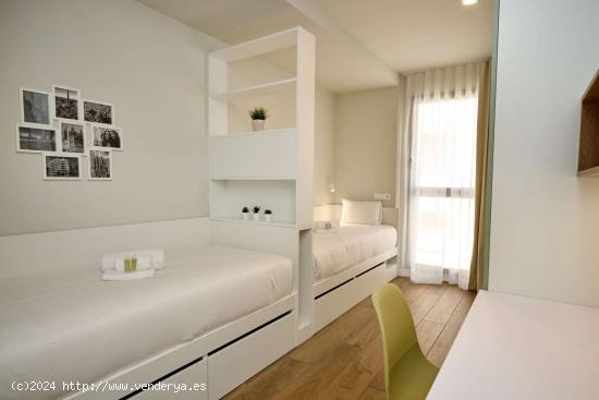  Alquiler de habitaciones en residencia en Sants - Badal - BARCELONA 