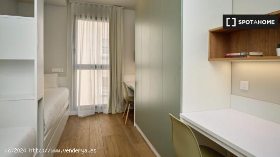 Alquiler de habitaciones en residencia en Sants - Badal - BARCELONA