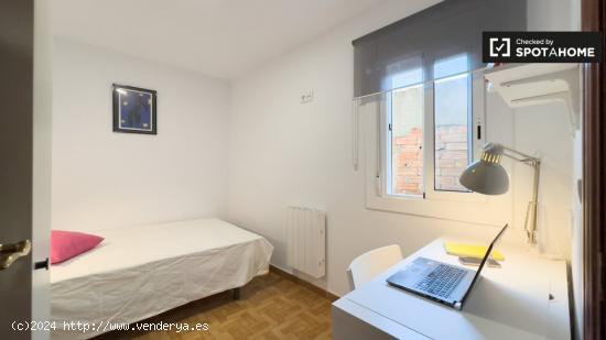 Alquiler de habitaciones en piso de 4 habitaciones en L'Hospitalet De Llobregat - BARCELONA