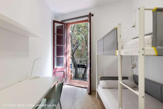  Habitación doble compartida con balcón en alquiler en residencia de estudiantes, Barcelona - BARCE 