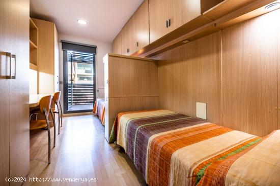  Se alquilan habitaciones en apartamento de 2 dormitorios en Sarrià-Sant Gervasi - BARCELONA 