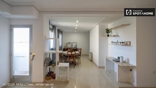 Habitación en piso compartido de 4 habitaciones en València - VALENCIA