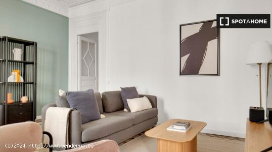 Apartamento de 3 dormitorios en alquiler en Barcelona - BARCELONA