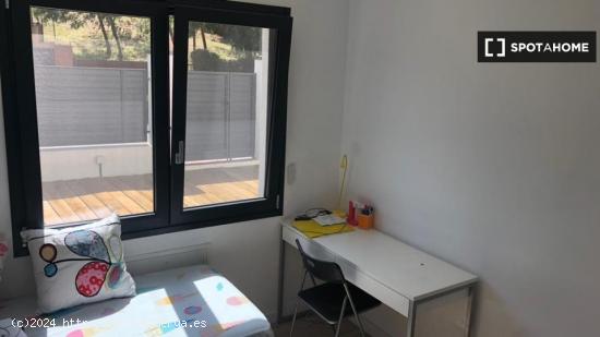 Alquiler de habitaciones en casa de 3 habitaciones en Sant Cugat Del Vallès - BARCELONA